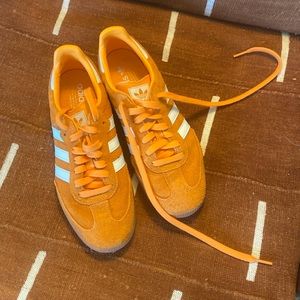 Adidas Sambas NWOT orange men’s US size 7.5
